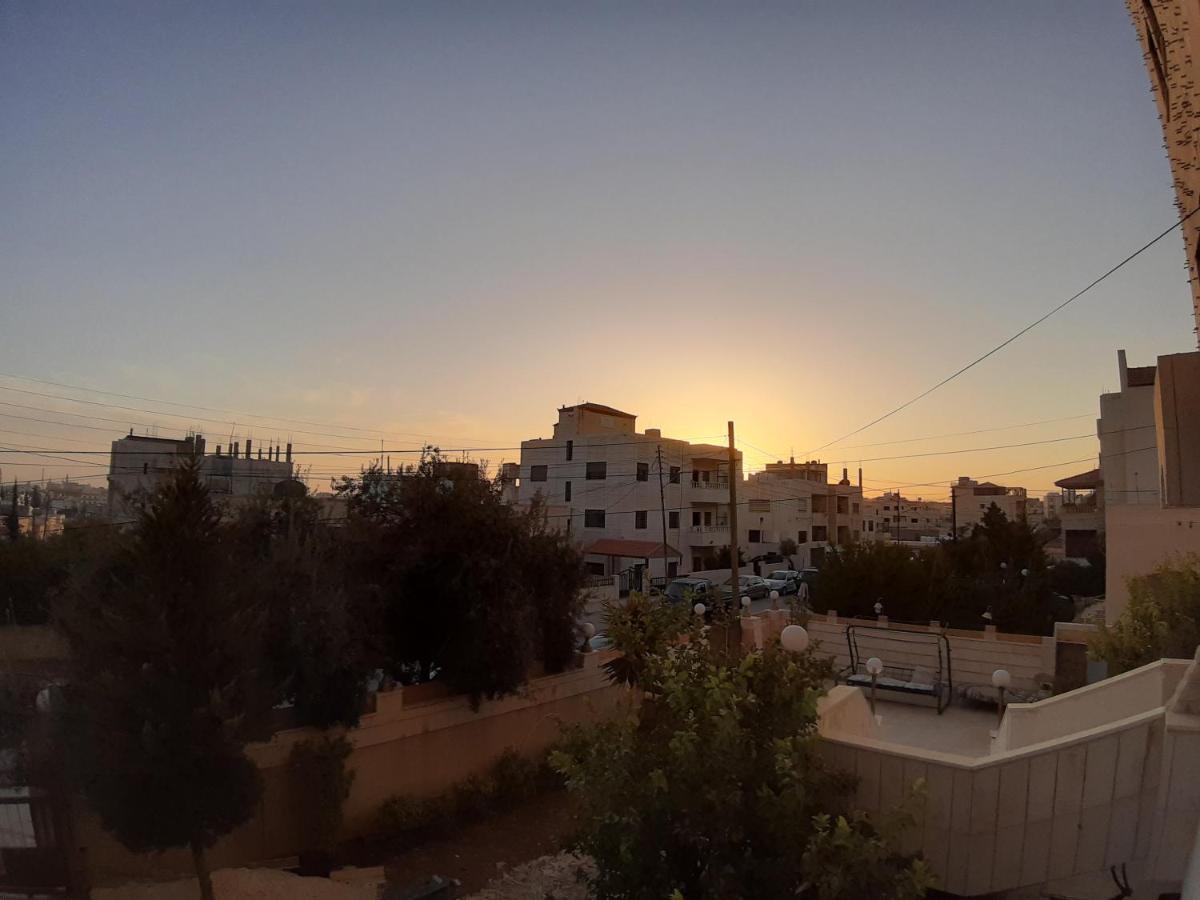 The Place مادابا المظهر الخارجي الصورة